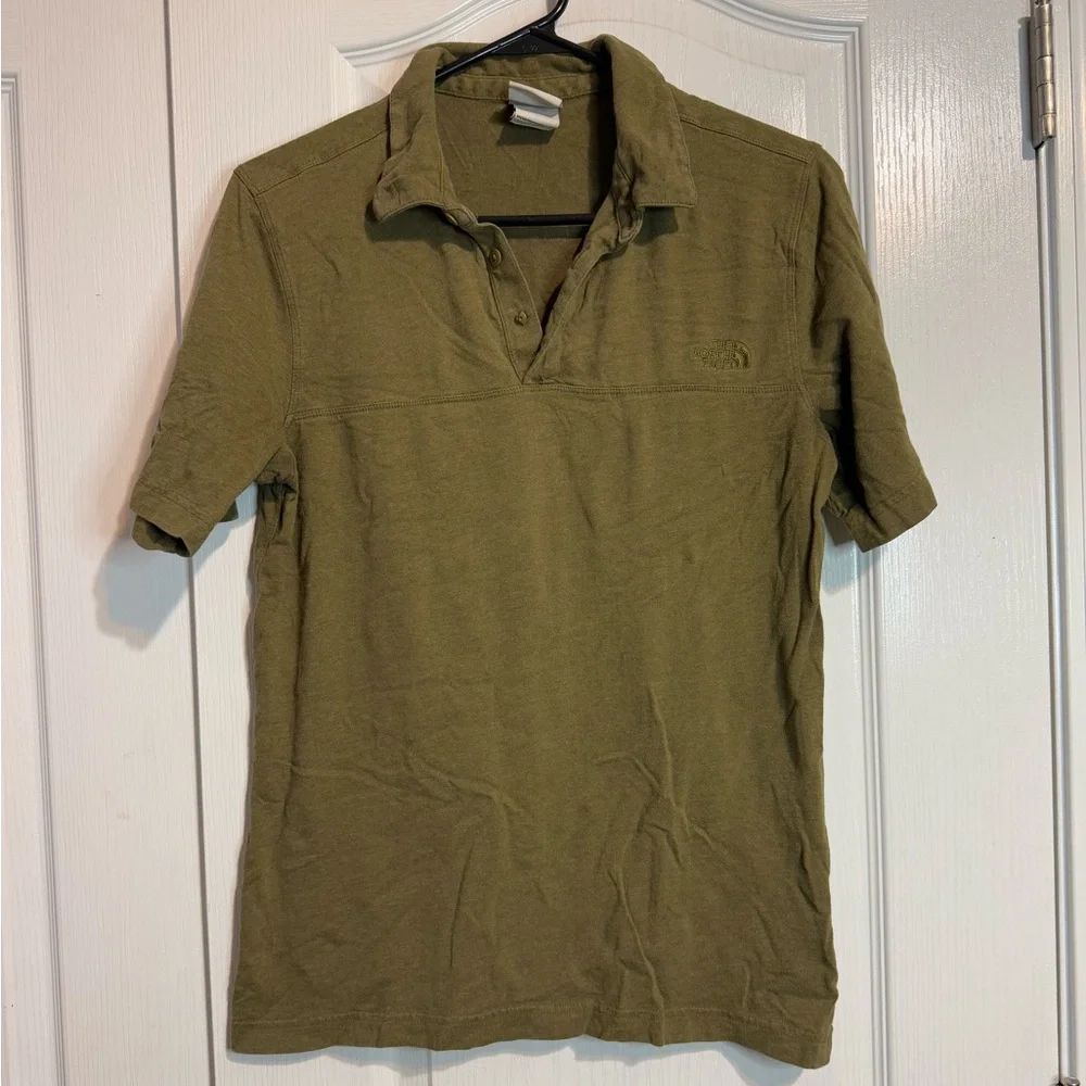 The North Face Men’s Olive Green Polo 👕‎